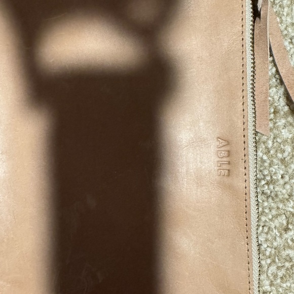 Able Pouch - Picture 2 of 5